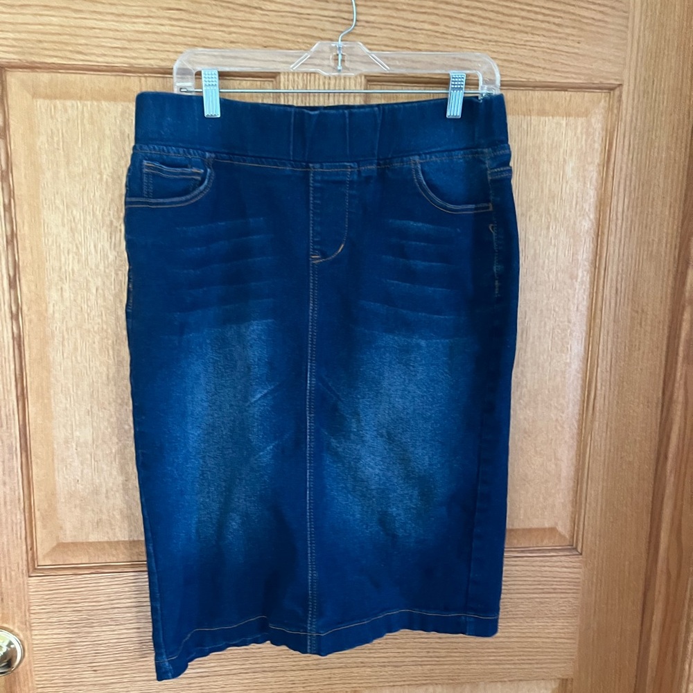 Denim darkwash pull on skirt